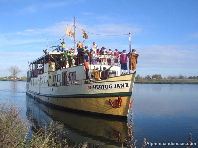 Intocht 2004